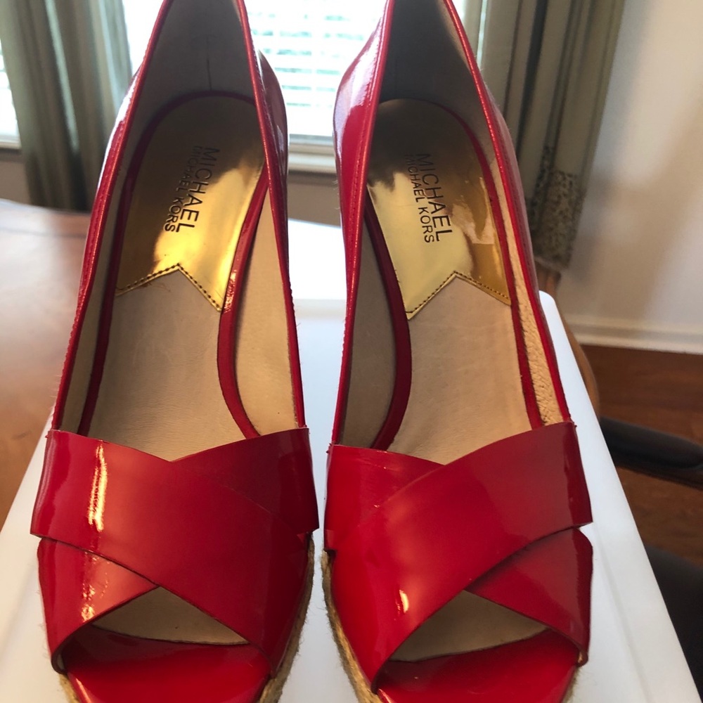 Shoes - Picture 4 of 8